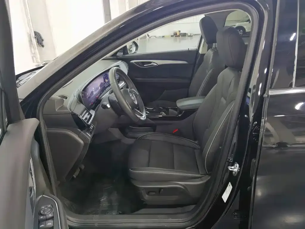 Buick Envision Plus — фото 9