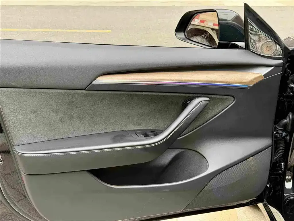 Tesla Model 3 — фото 2