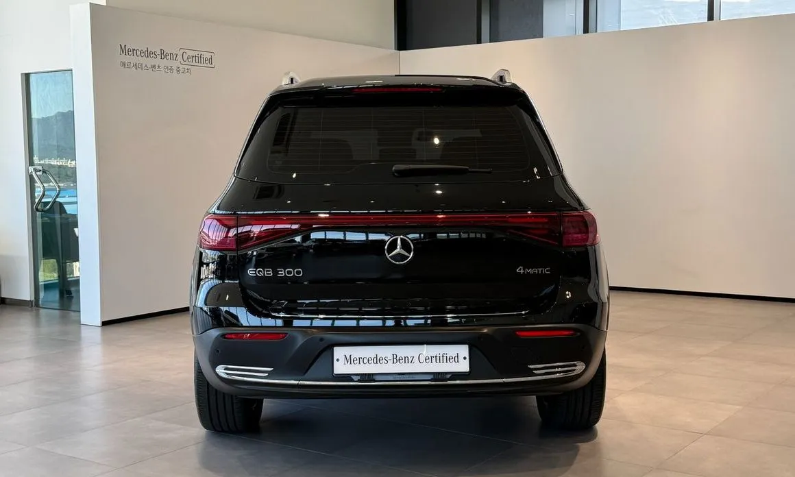 Mercedes-Benz EQB — фото 9