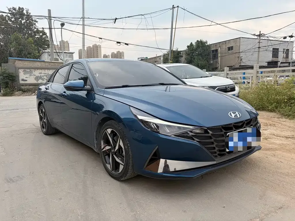 Hyundai Elantra — фото 3