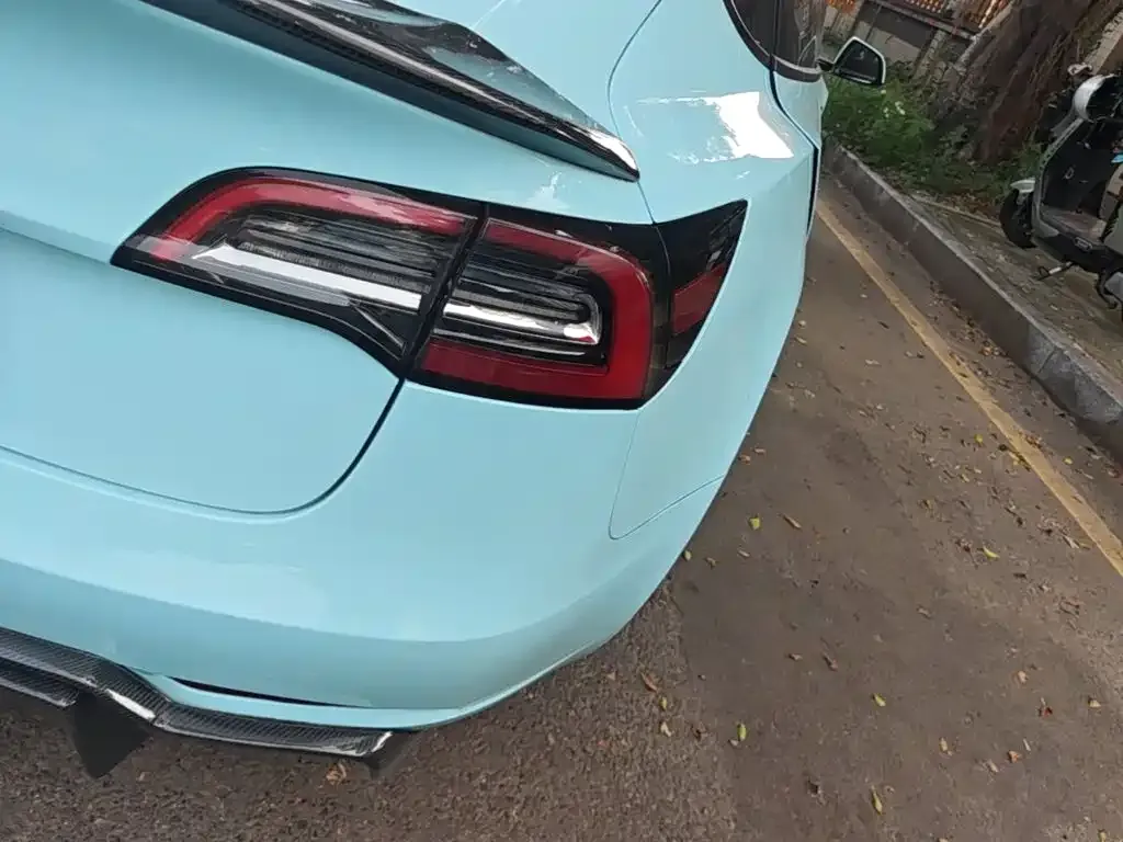Tesla Model 3 — фото 6