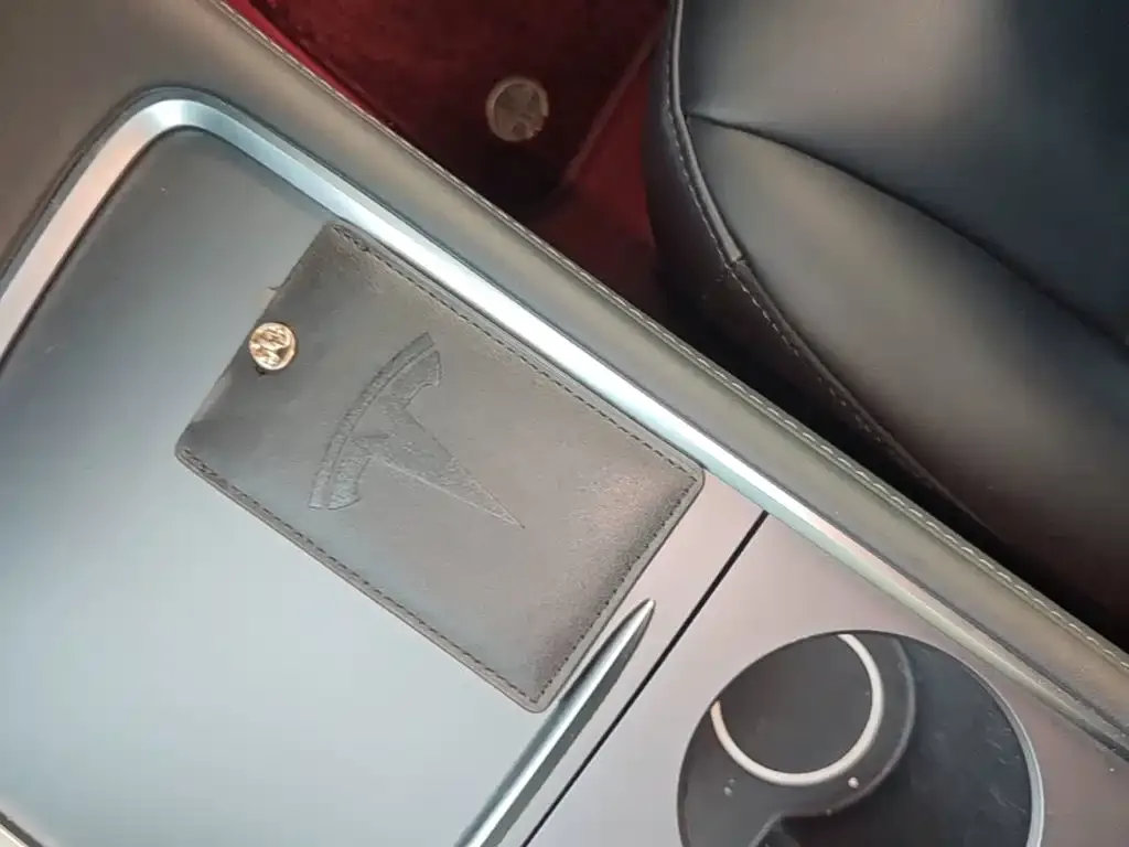 Tesla Model 3 — фото 2
