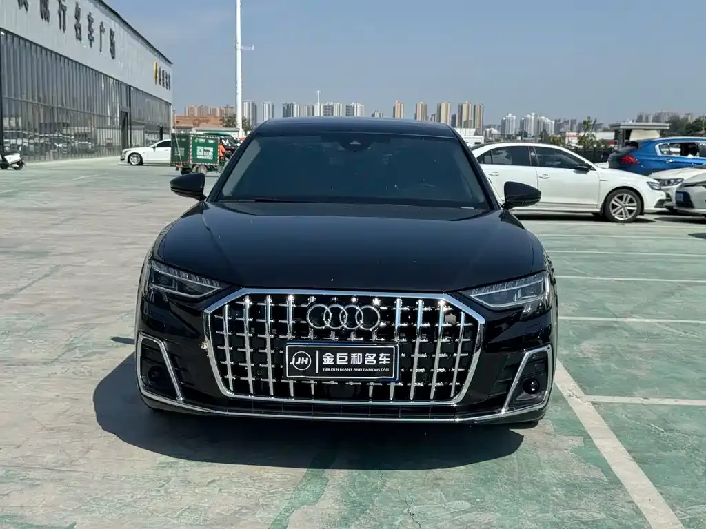 Audi A8 — фото 9
