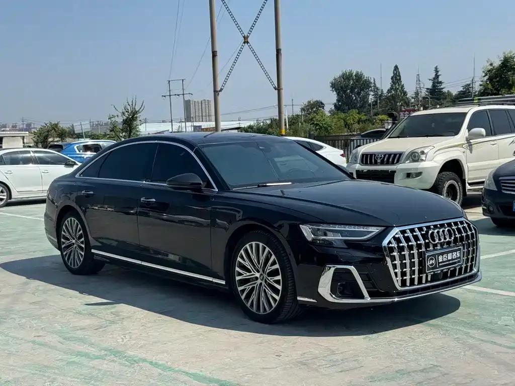 Audi A8 — фото 8