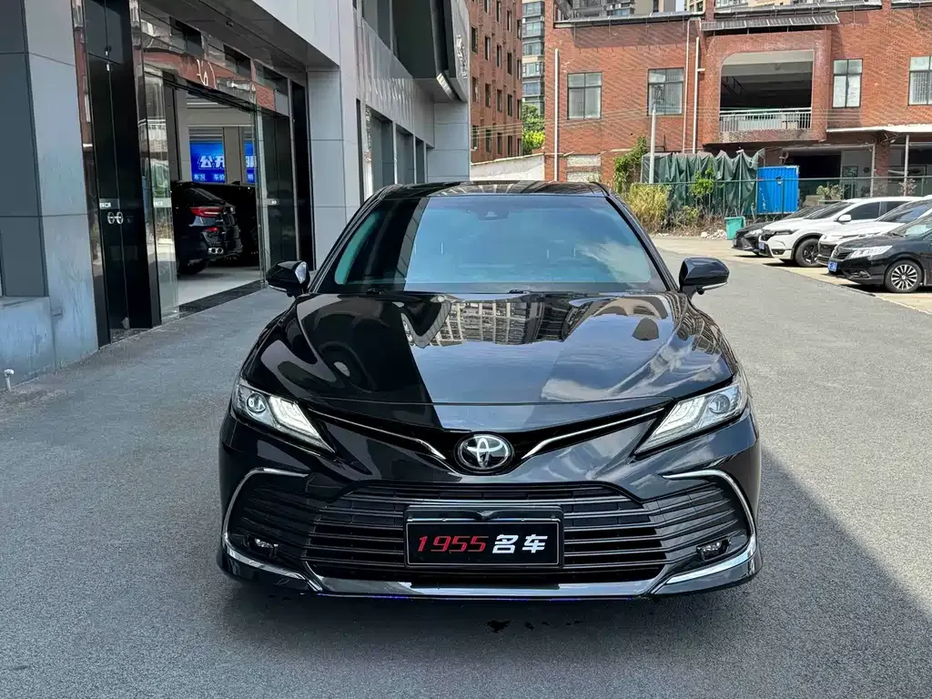 Toyota Camry — фото 7