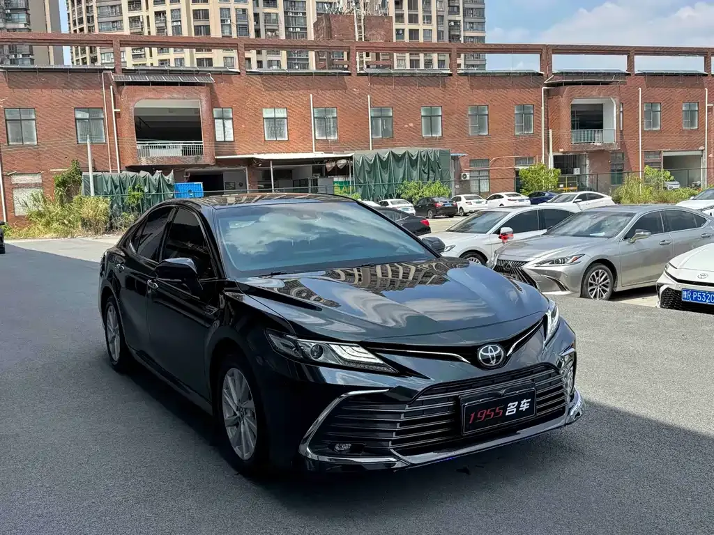 Toyota Camry — фото 3