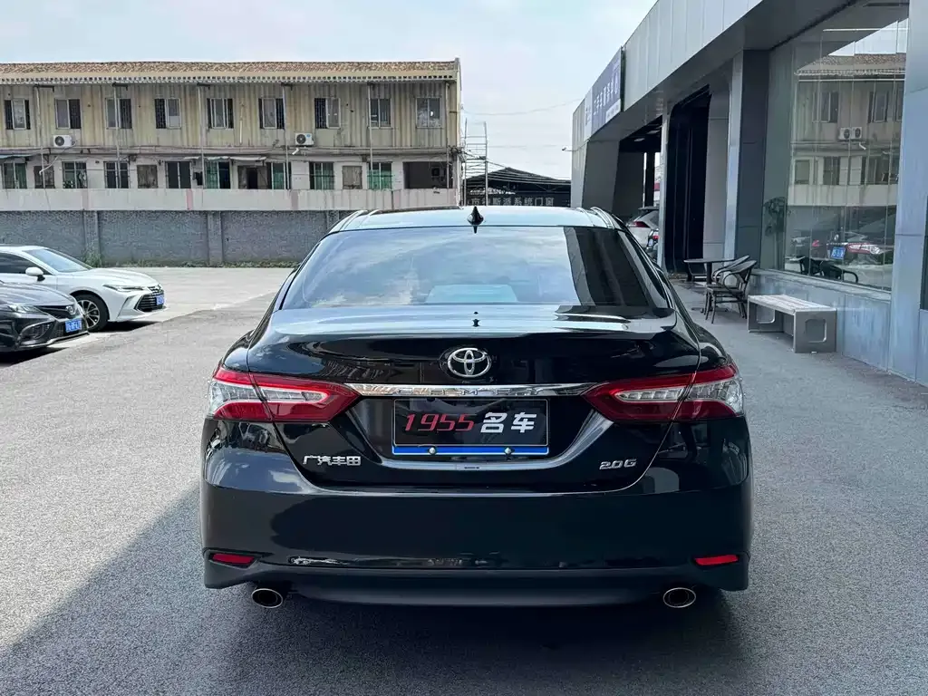 Toyota Camry — фото 8