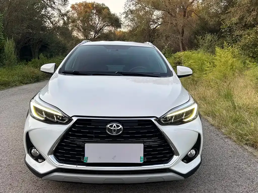 Toyota Yaris L — фото 6
