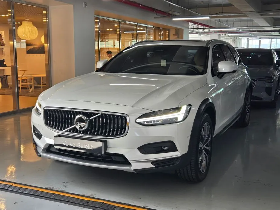 Volvo V90 — фото 1