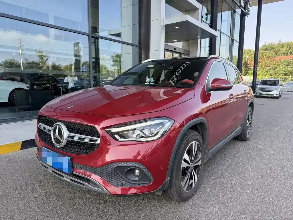 Mercedes-Benz GLA — фото 1