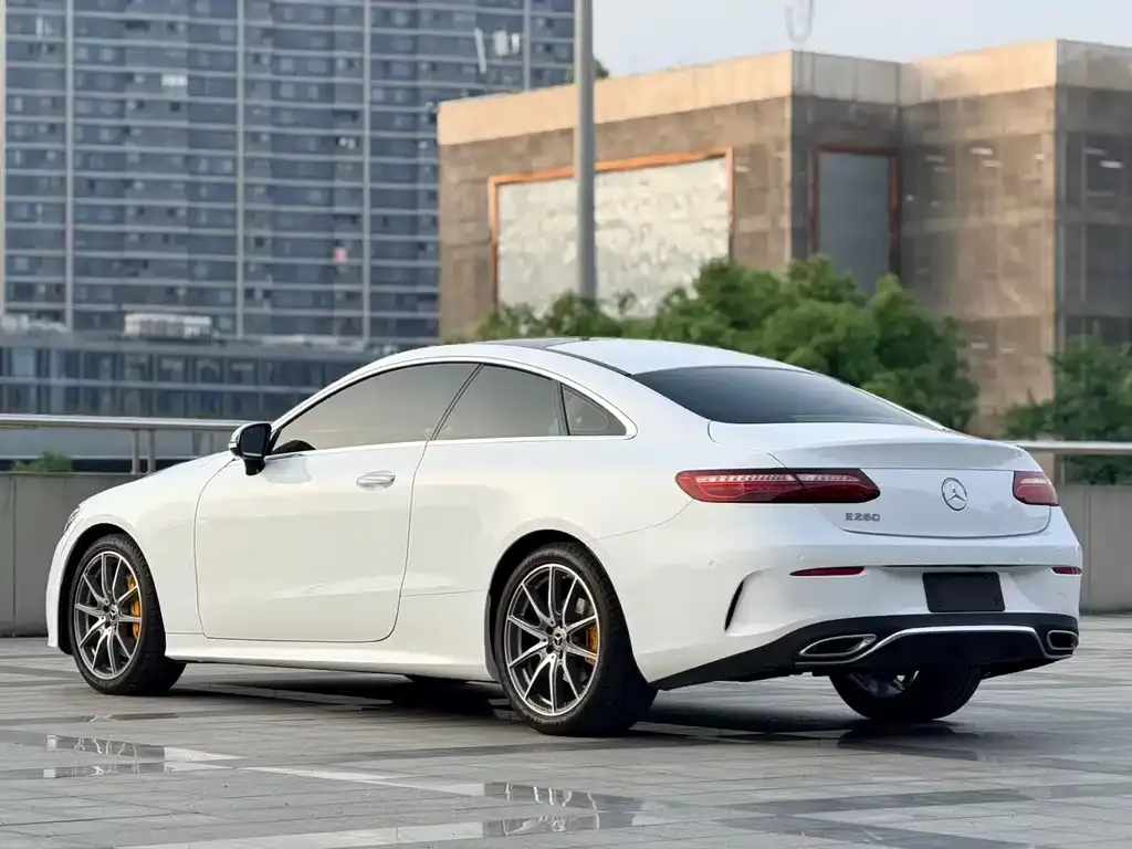 Mercedes-Benz E-Class (Import) — фото 4