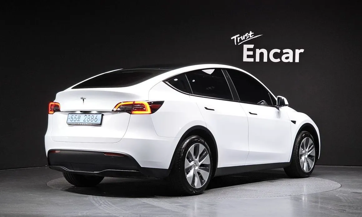Tesla Model Y — фото 5