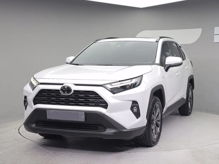 Toyota RAV4 — фото 1