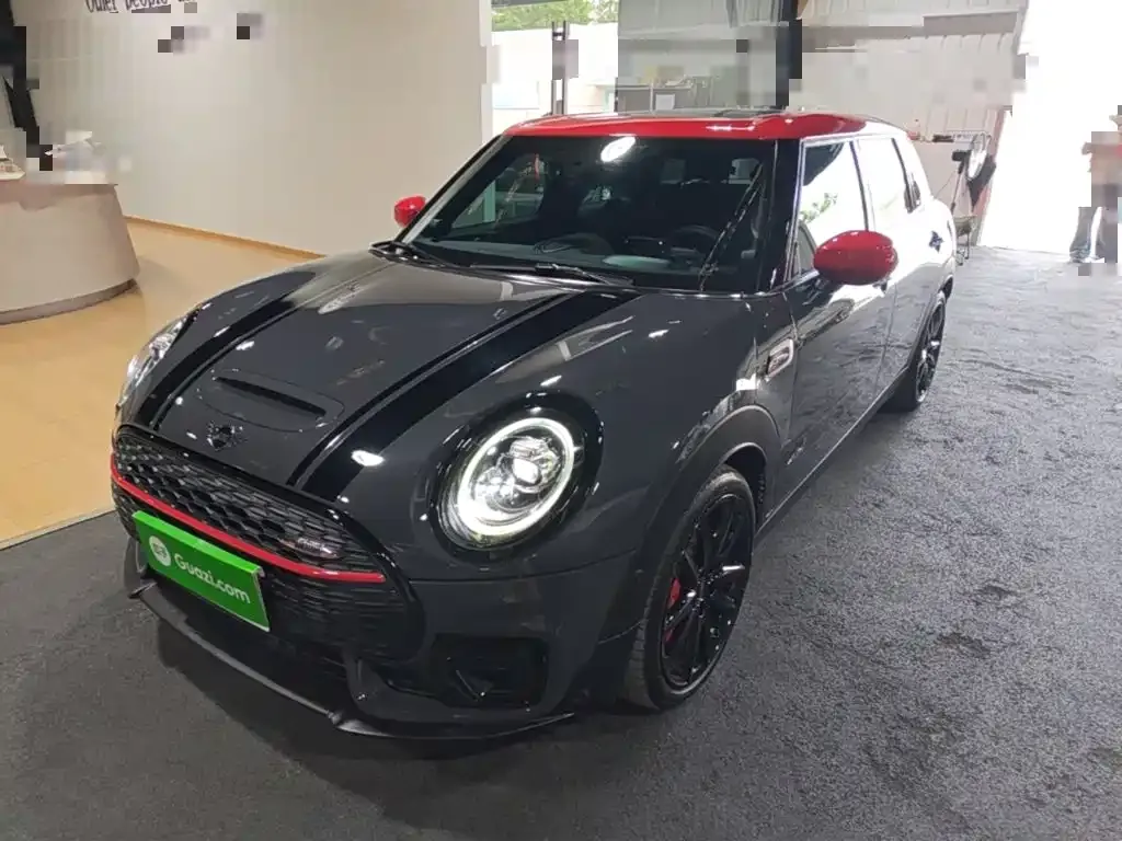 MINI Clubman JCW — фото 1