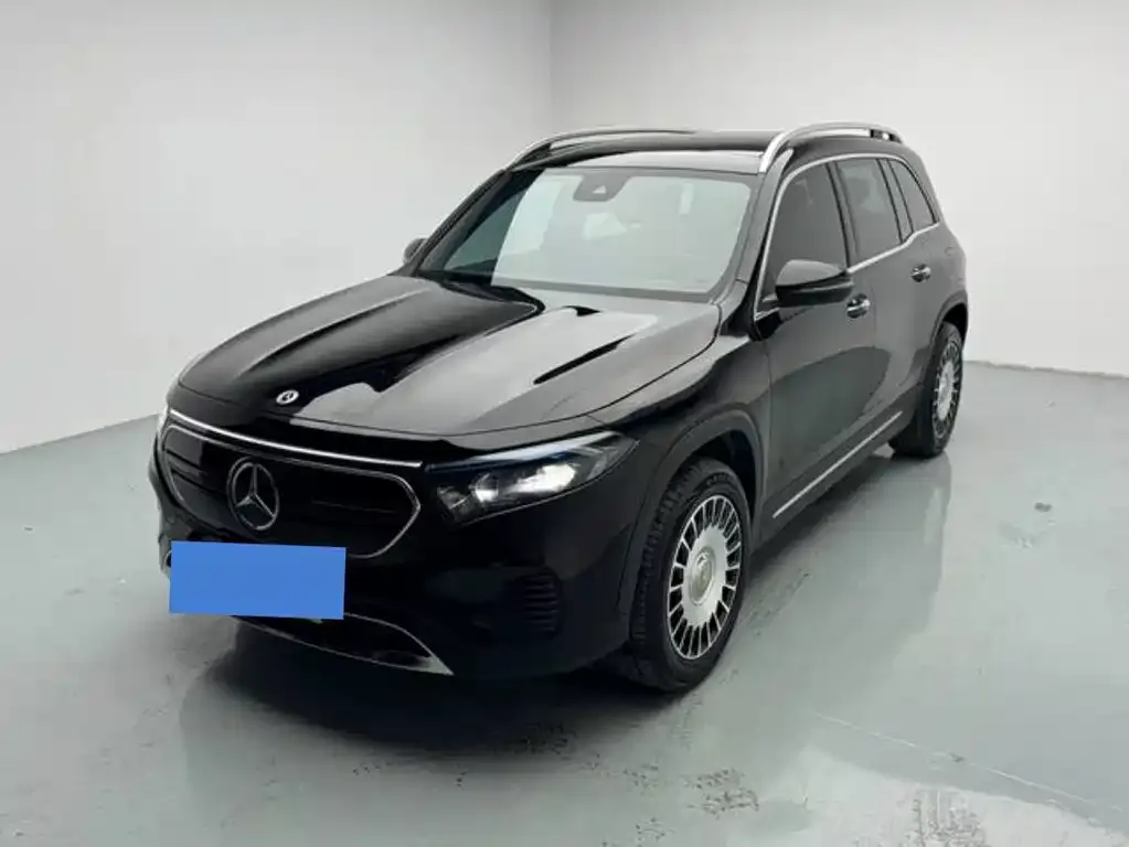 Mercedes-Benz EQB — фото 1