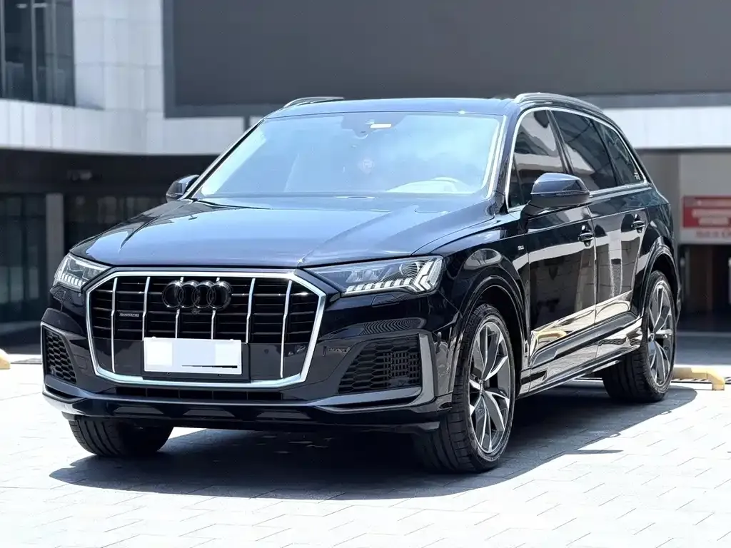 Audi Q7 — фото 1