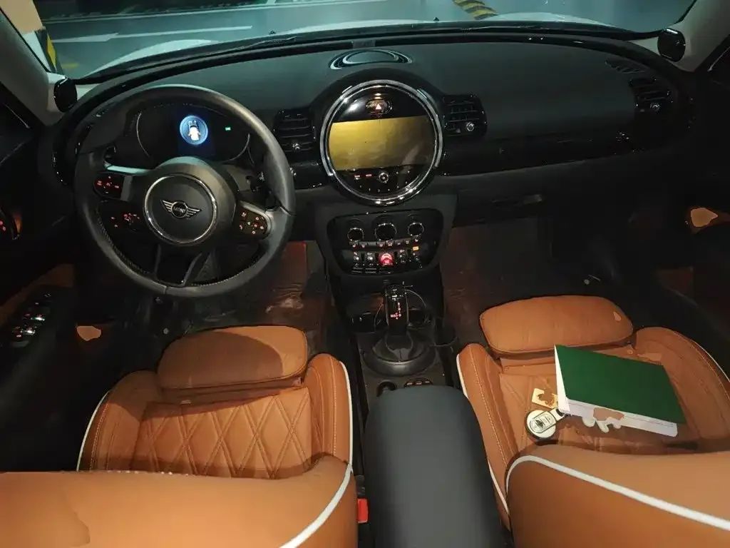 MINI Clubman — фото 3
