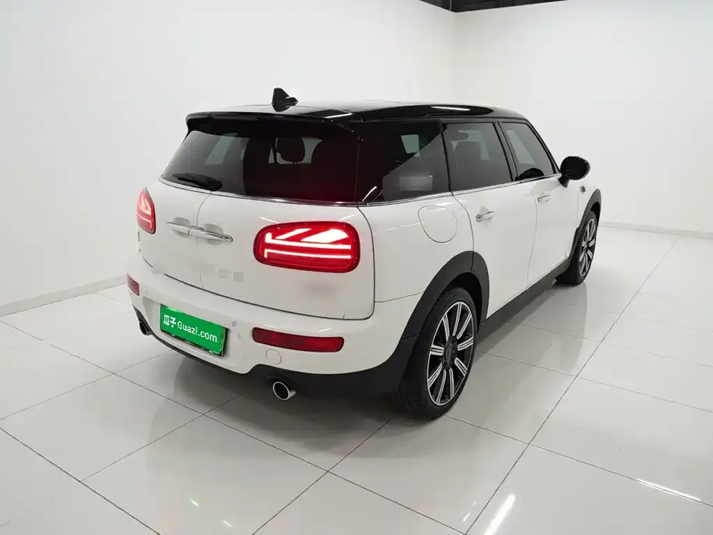 MINI Clubman — фото 6