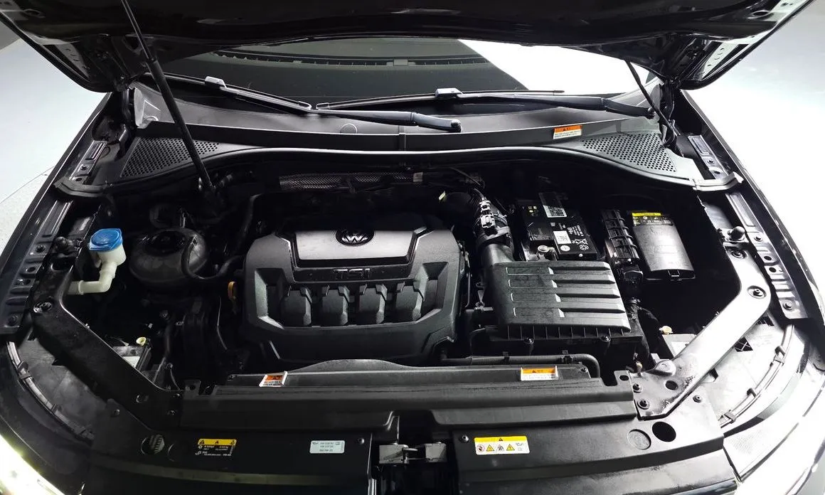 Volkswagen Tiguan — фото 8