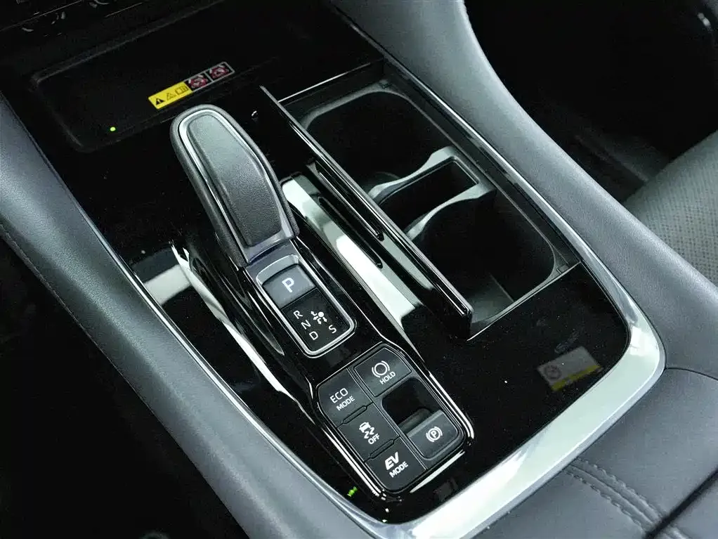 Toyota Alphard — фото 7