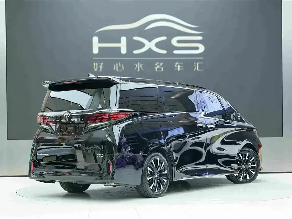 Toyota Alphard — фото 2