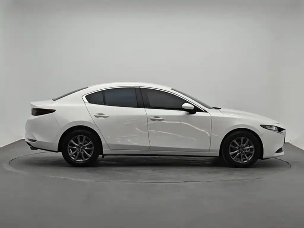 Mazda 3 Axela — фото 2