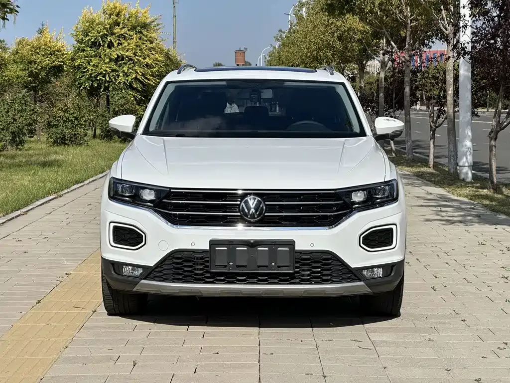 Volkswagen T-Roc — фото 10