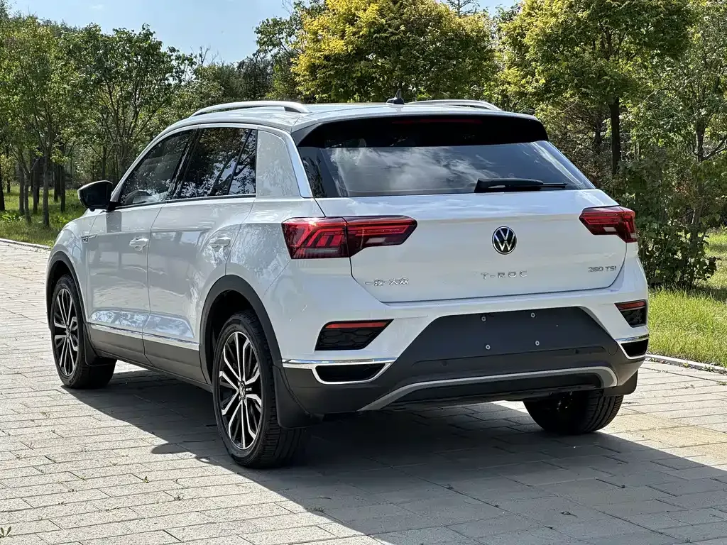 Volkswagen T-Roc — фото 6