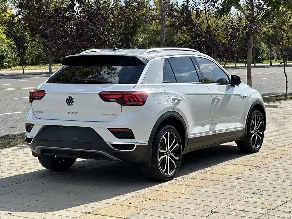 Volkswagen T-Roc — фото 7
