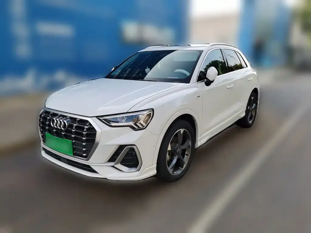 Audi Q3 — фото 1