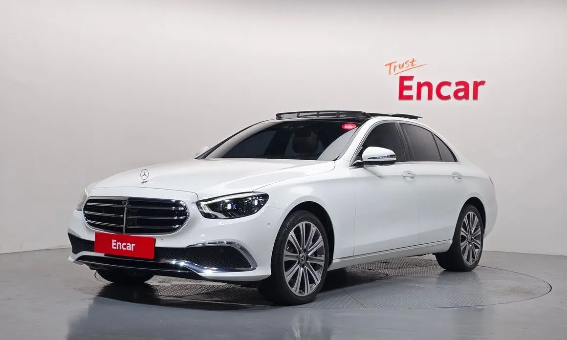 Mercedes-Benz E-Class — фото 1