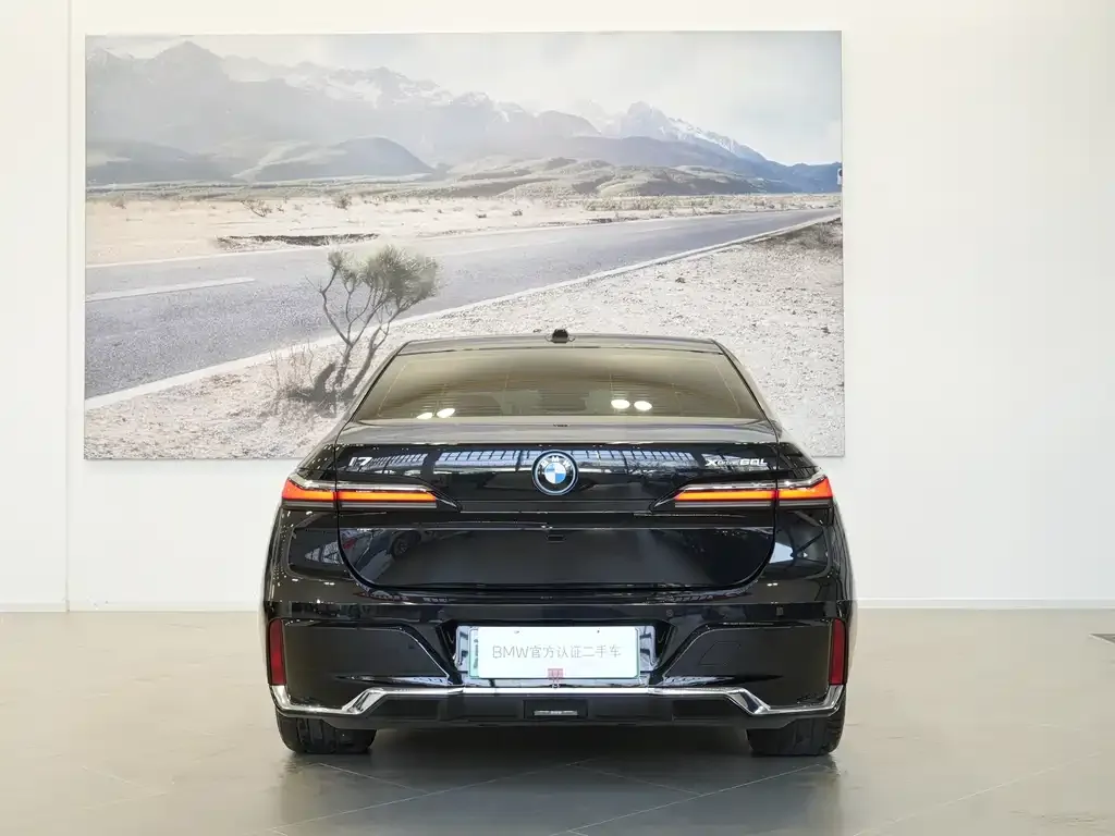 BMW i7 — фото 3