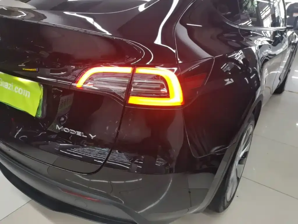 Tesla Model Y — фото 5