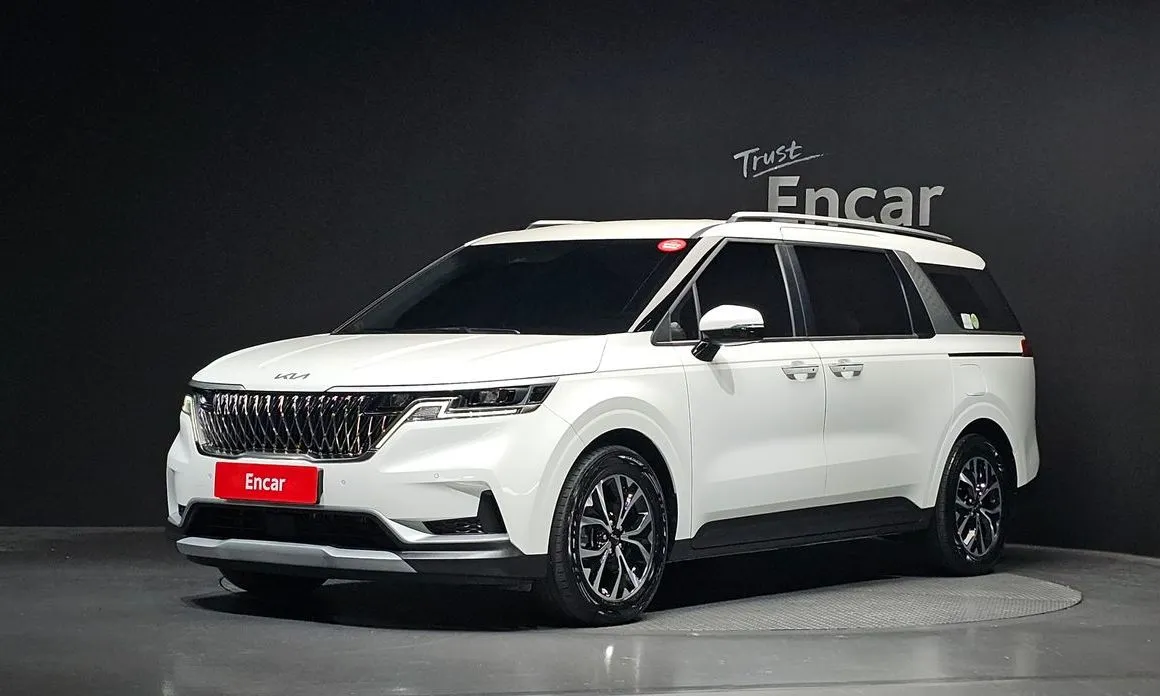 Kia Carnival — фото 1