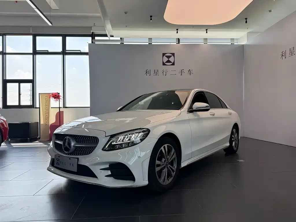 Mercedes-Benz C-Class — фото 1