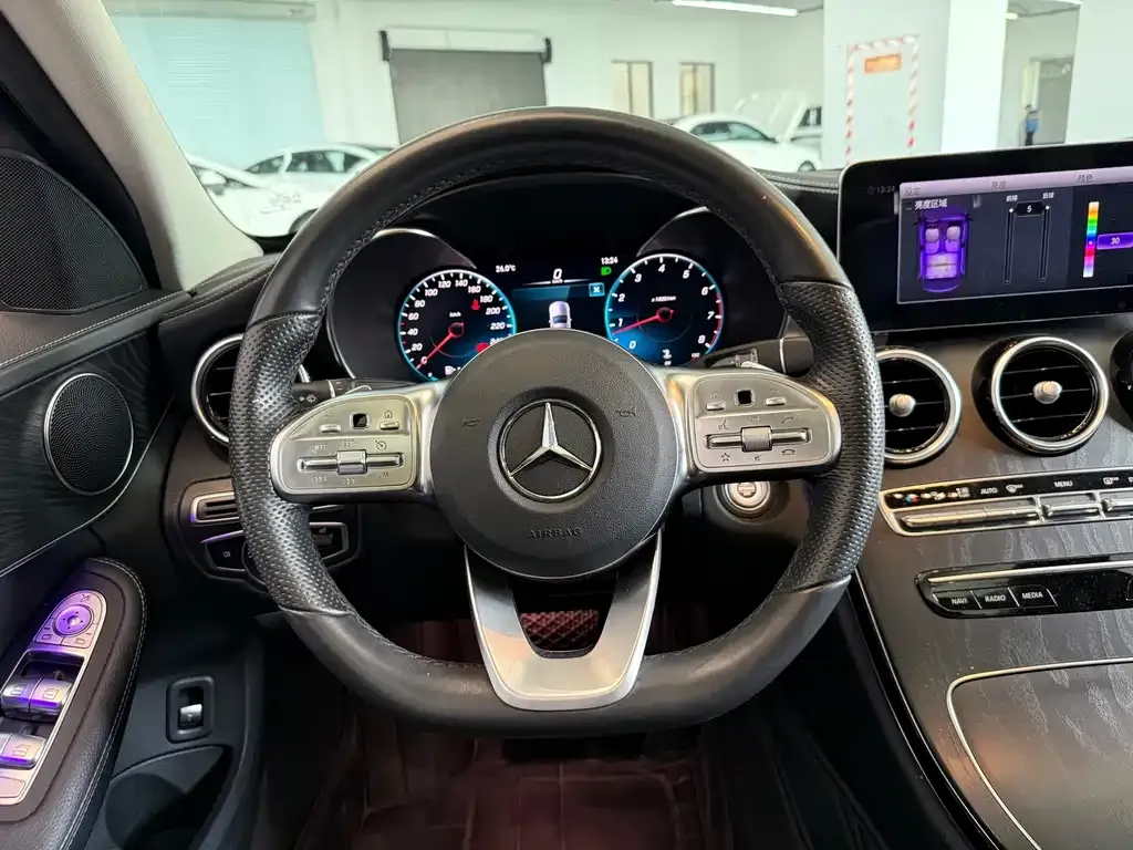 Mercedes-Benz C-Class — фото 10