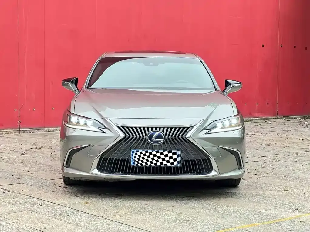 Lexus ES — фото 5