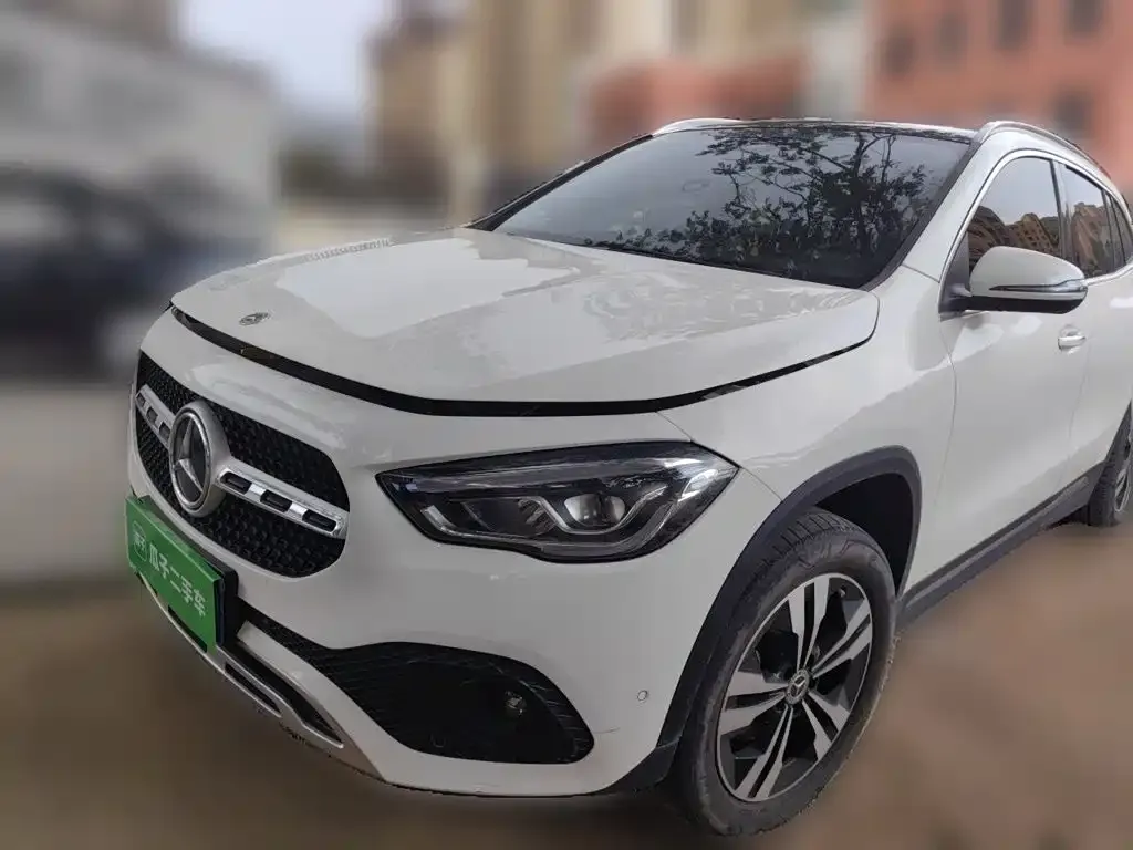 Mercedes-Benz GLA — фото 1