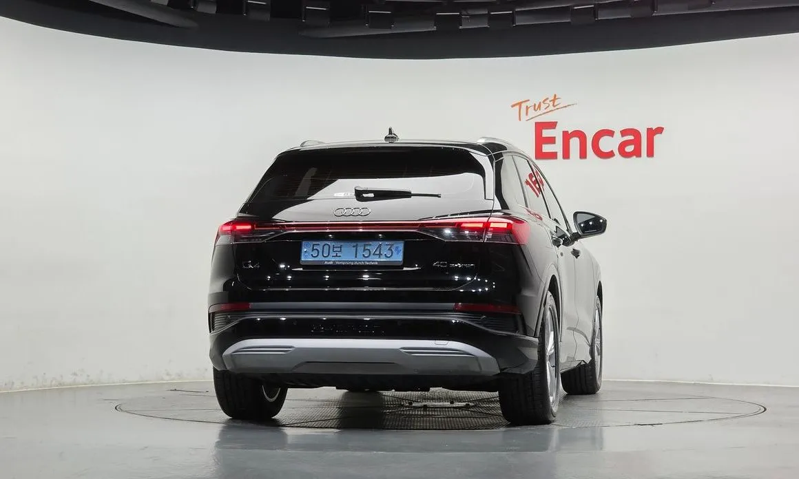 Audi Q4 e-tron — фото 10