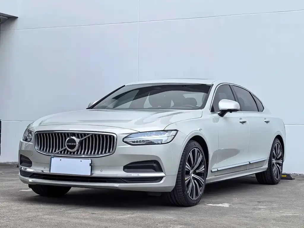 Volvo S90 — фото 1