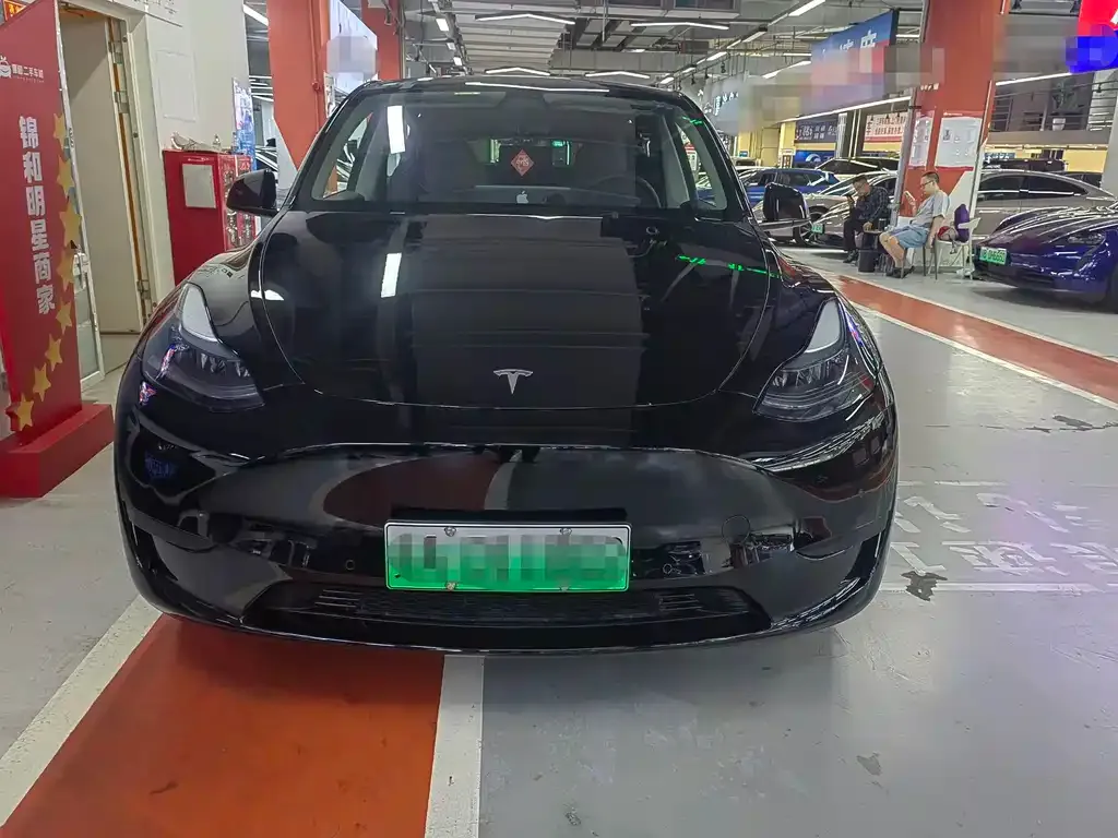 Tesla Model Y — фото 8