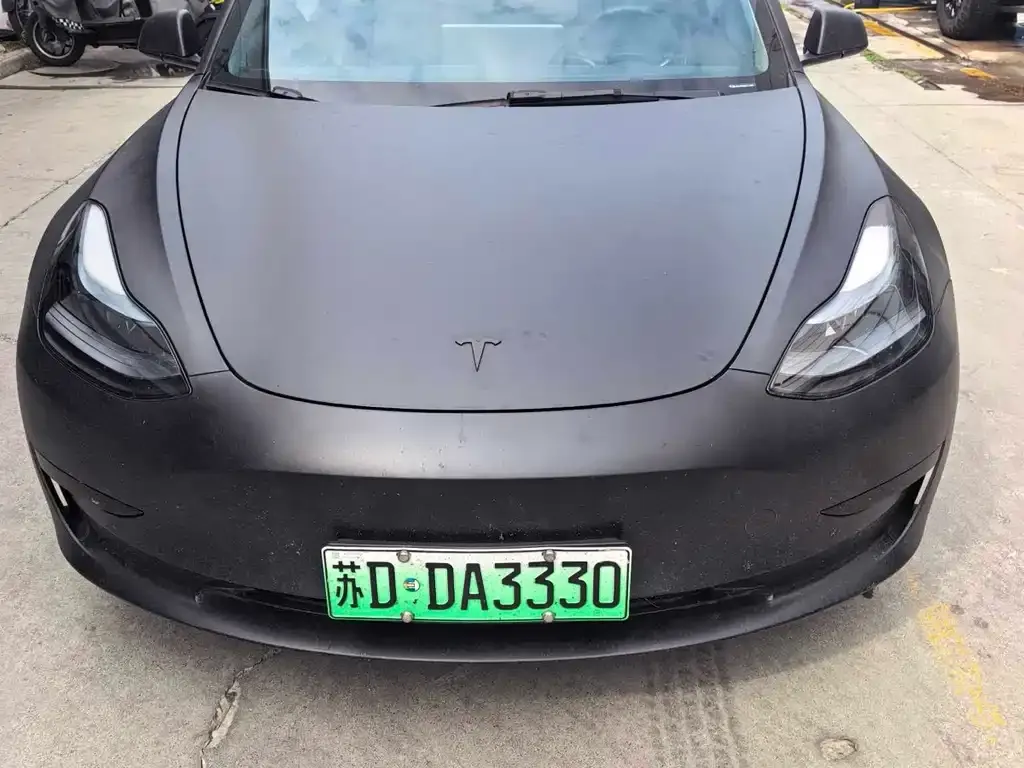 Tesla Model 3 — фото 1