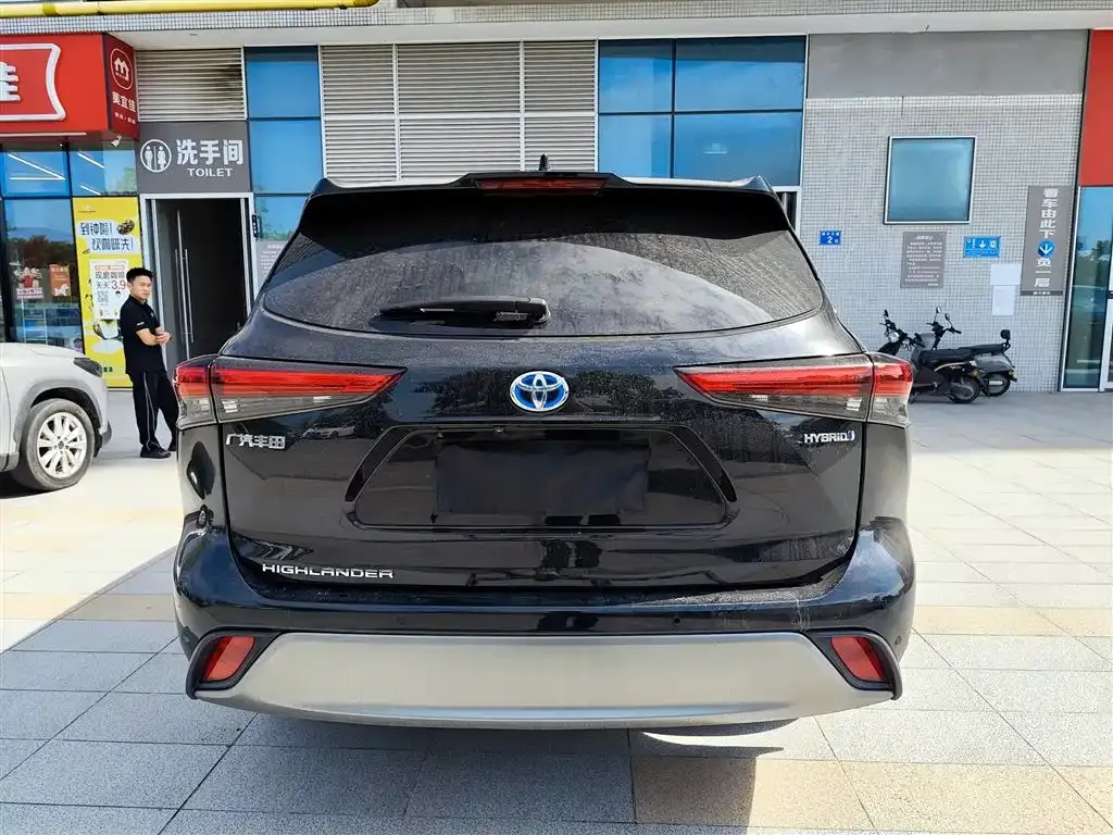 Toyota Highlander — фото 6