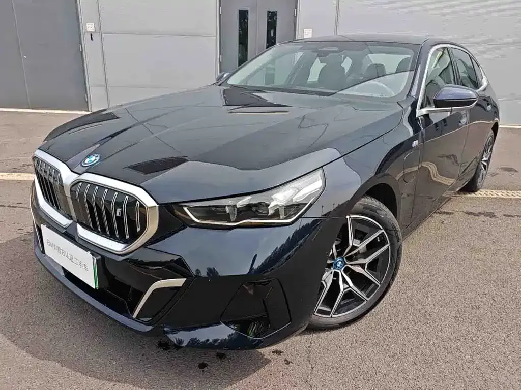 BMW i5 — фото 1