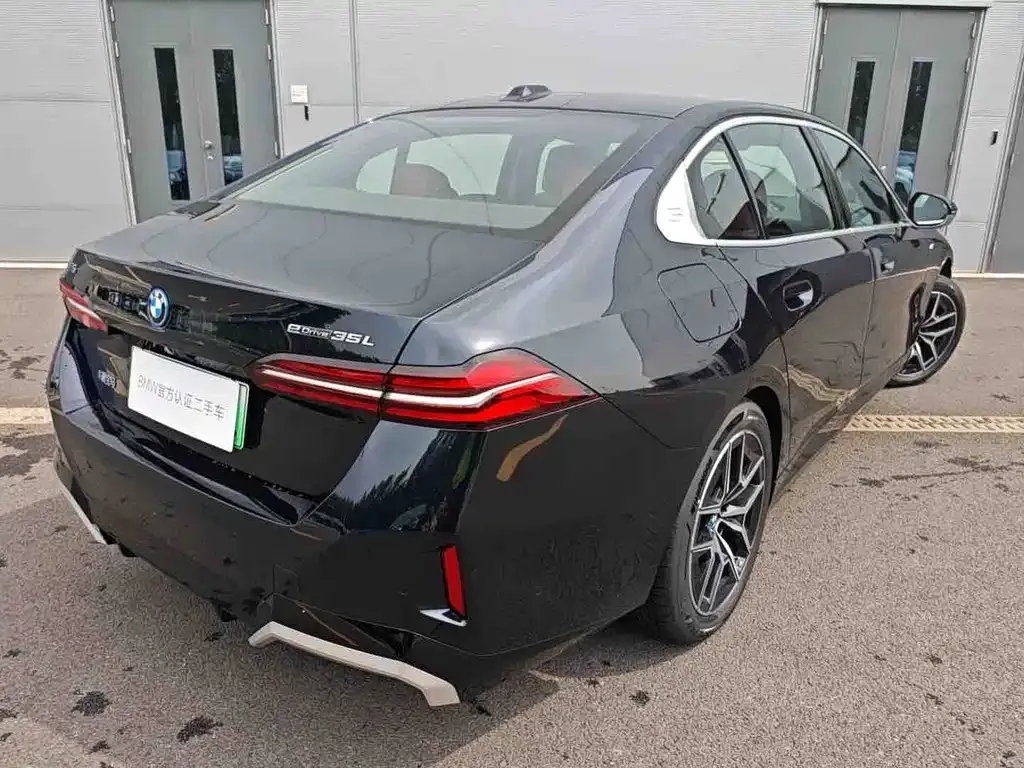 BMW i5 — фото 4
