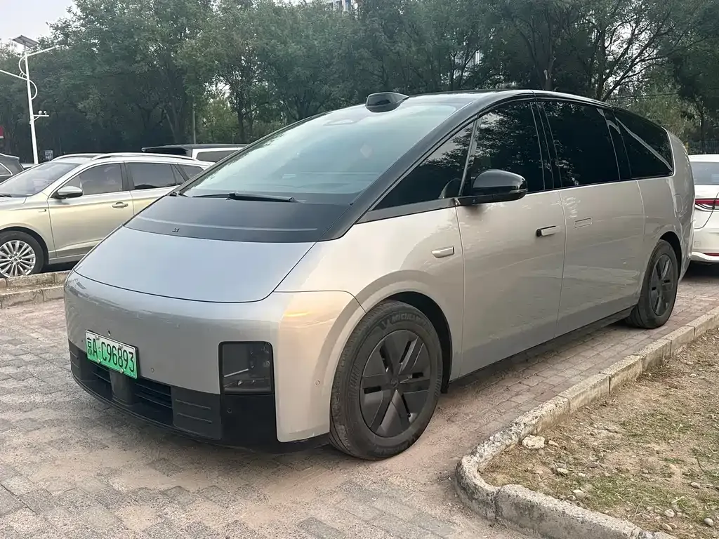 Li Auto MEGA — фото 1