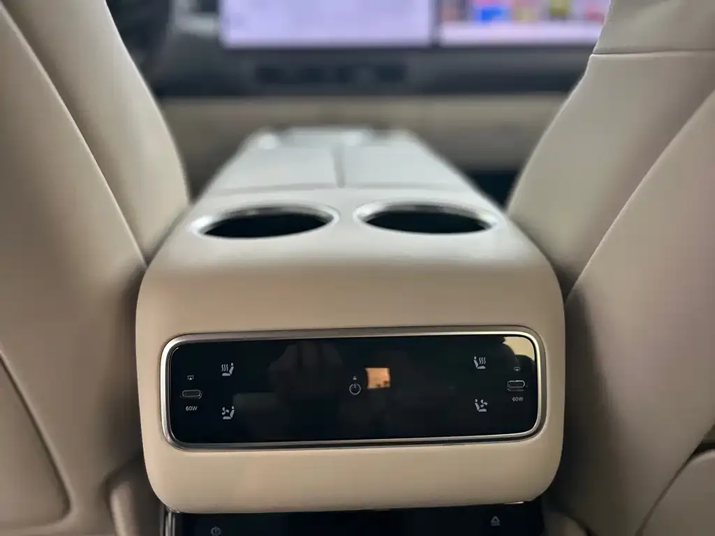 Li Auto MEGA — фото 3
