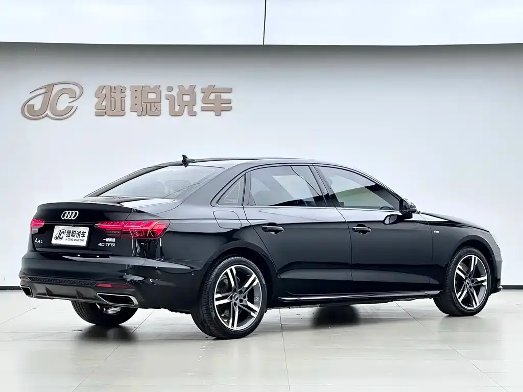 Audi A4L — фото 5