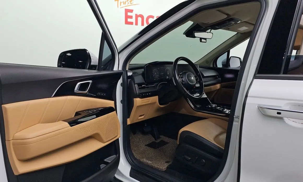 Kia Carnival — фото 10