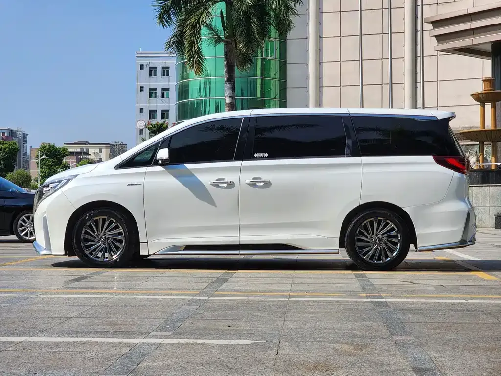 GAC Motor Trumpchi M8 — фото 7